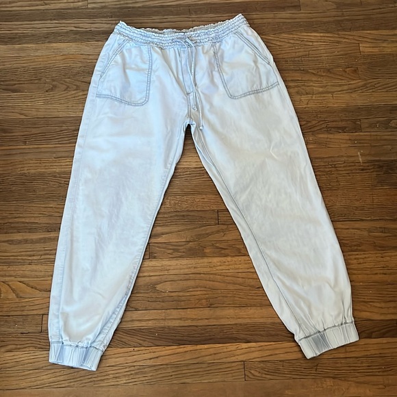 American Eagle Outfitters Pants - Women’s American Eagle Outfitters Chambray Cotton Joggers